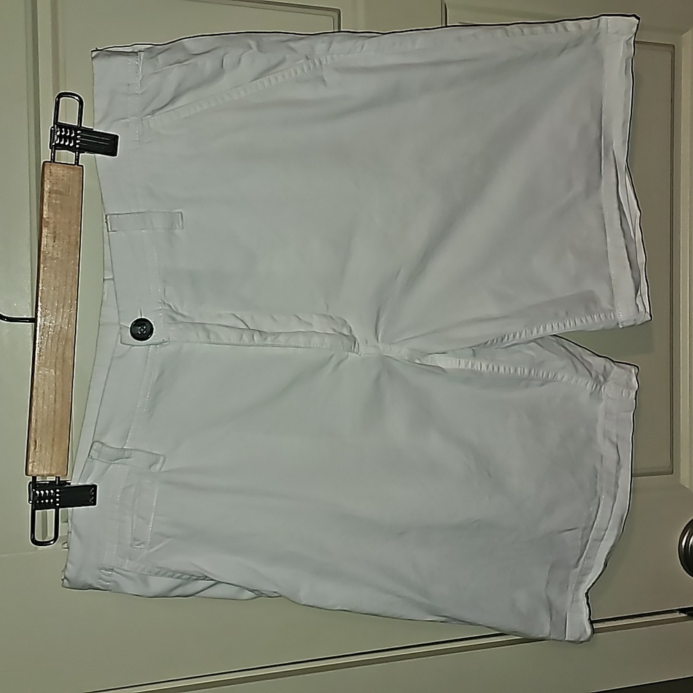 PERRY ELLIS WHITE MEN'S DRESS SHORTS SIZE 32
